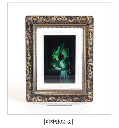 Lovers of Green Midnight : ACRYLIC TURNING STAND