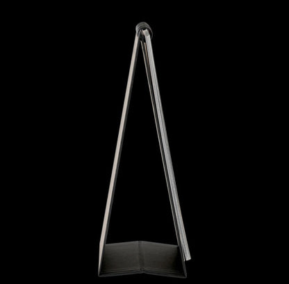 Tears on a Withered Flower : 2026 Desk Calendar