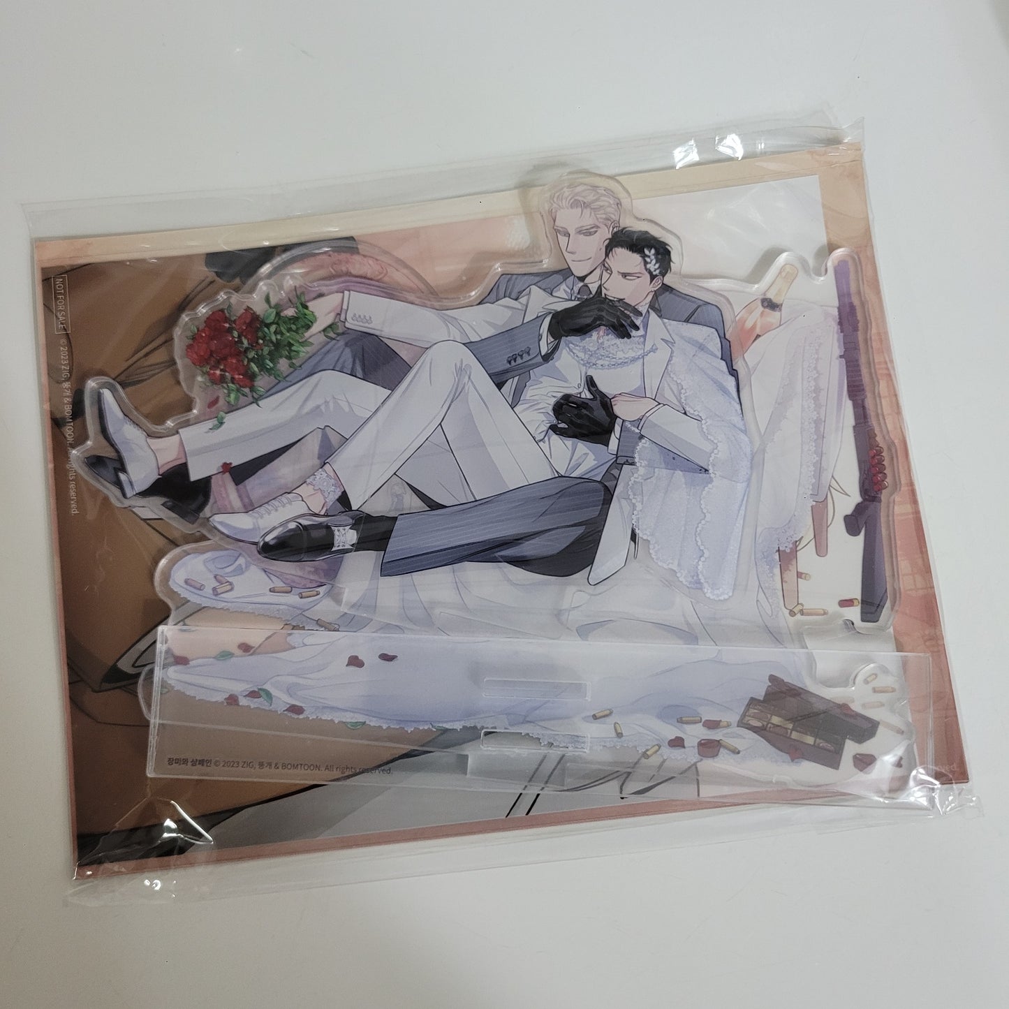 [NEMO MARKET] Roses and Champagne Acrylic Stand, Only one left