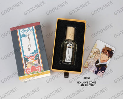 No Love Zone : Perfume with photo card