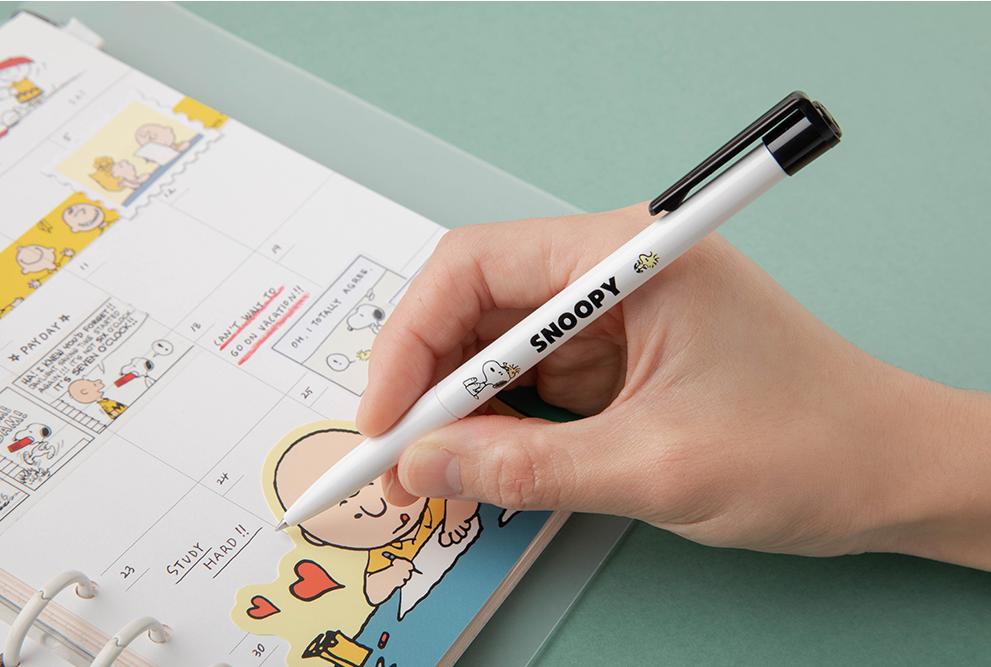 Peanuts Snoopy ballpoint pen 0.4mm (2 colors)