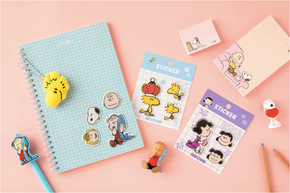 Peanuts pom pom sticker, 7 characters