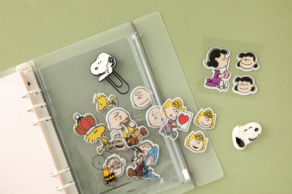 Peanuts pom pom sticker, 7 characters