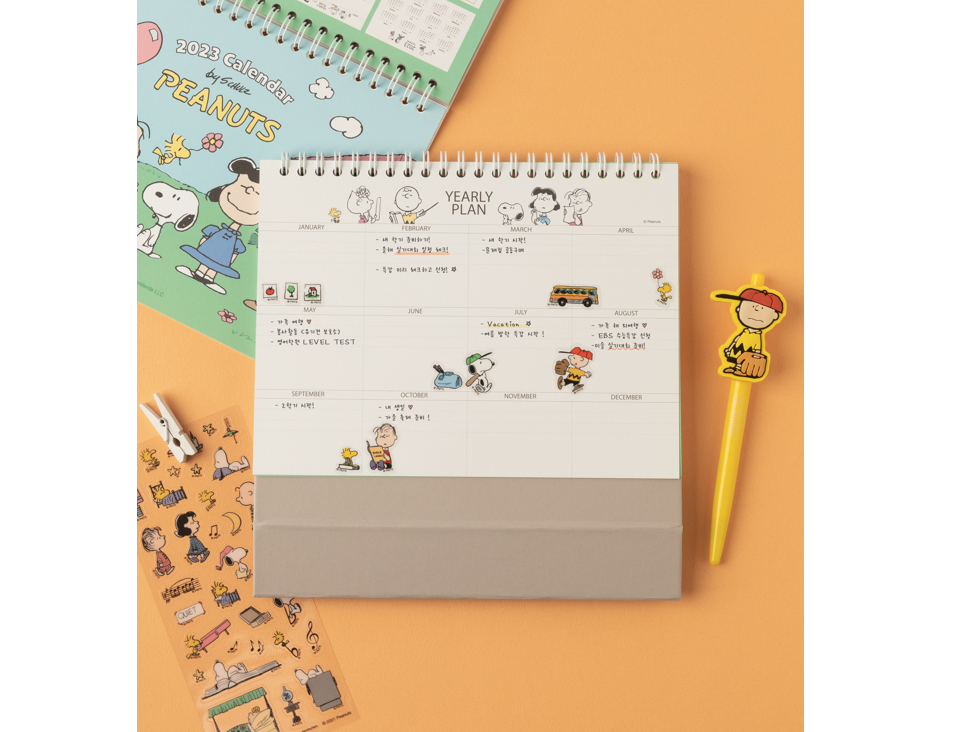 2023 Desk Calendar Peanuts Snoopy