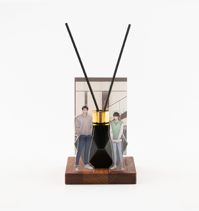 Even If You Don't Love Me (Pando) Diffuser, Acrylic stand